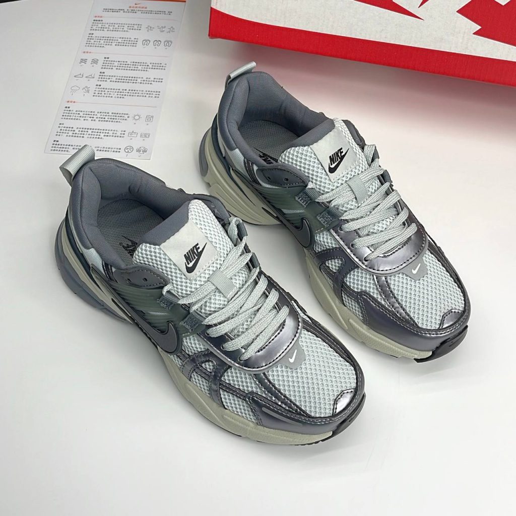 نایک وی تو کی ران طوسی نقره‌ای | Nike V2K Run Grey Silver