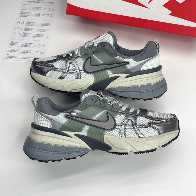 نایک وی تو کی ران طوسی نقرهای | Nike V2K Run Grey Silver