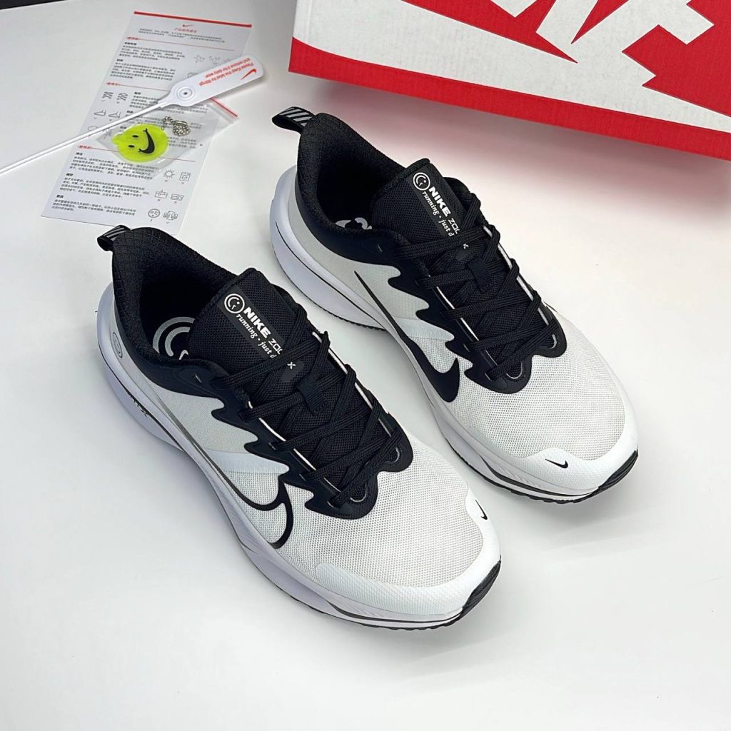 کتونی نایک زوم ایکس طرح لبخند سفید مشکی Nike ZoomX Smile White Black