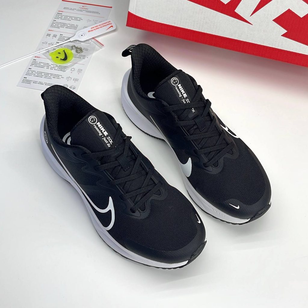 کتونی نایک زوم ایکس طرح لبخند مشکی سفید Nike ZoomX Smile Black White