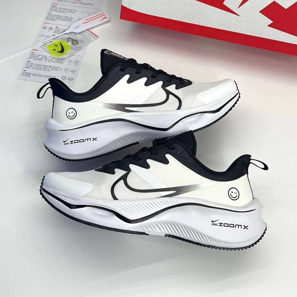 کتونی نایک زوم ایکس طرح لبخند سفید مشکی Nike ZoomX Smile White Black
