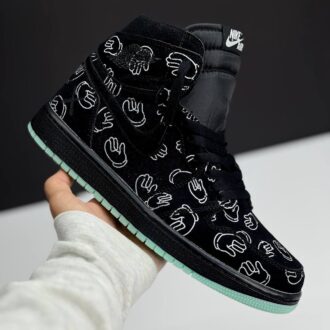 کفش نایک ایر جردن وان ساقدار کاز مشکی Nike Air Jordan 1 High KAWS Black