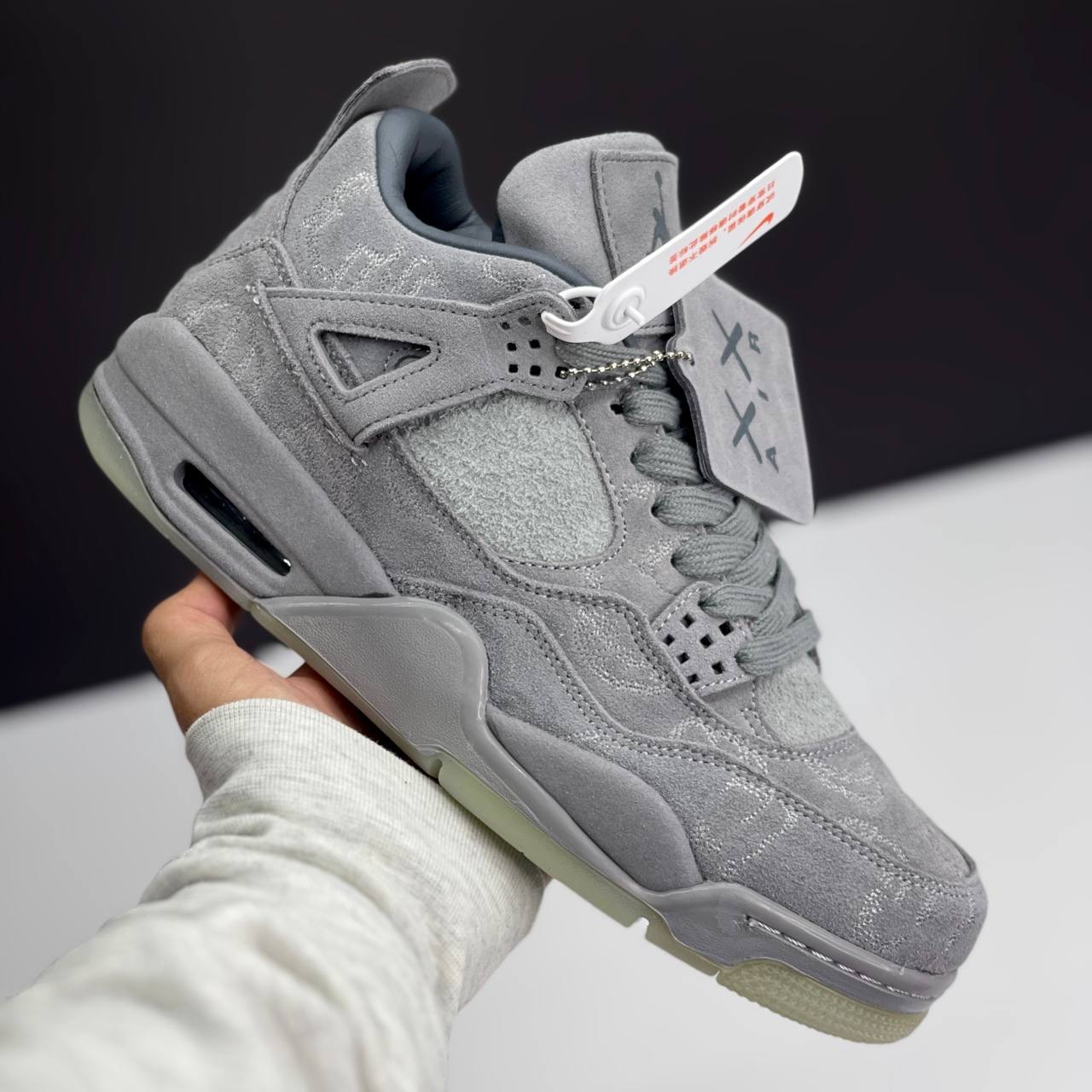 IMG_2265 کفش نایک ایر جردن فور کاز مستر کوالیتی طوسی روشن | Nike Air Jordan 4 KAWS Light Grey