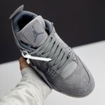 کفش نایک ایر جردن فور کاز مستر کوالیتی طوسی روشن | Nike Air Jordan 4 KAWS Light Grey