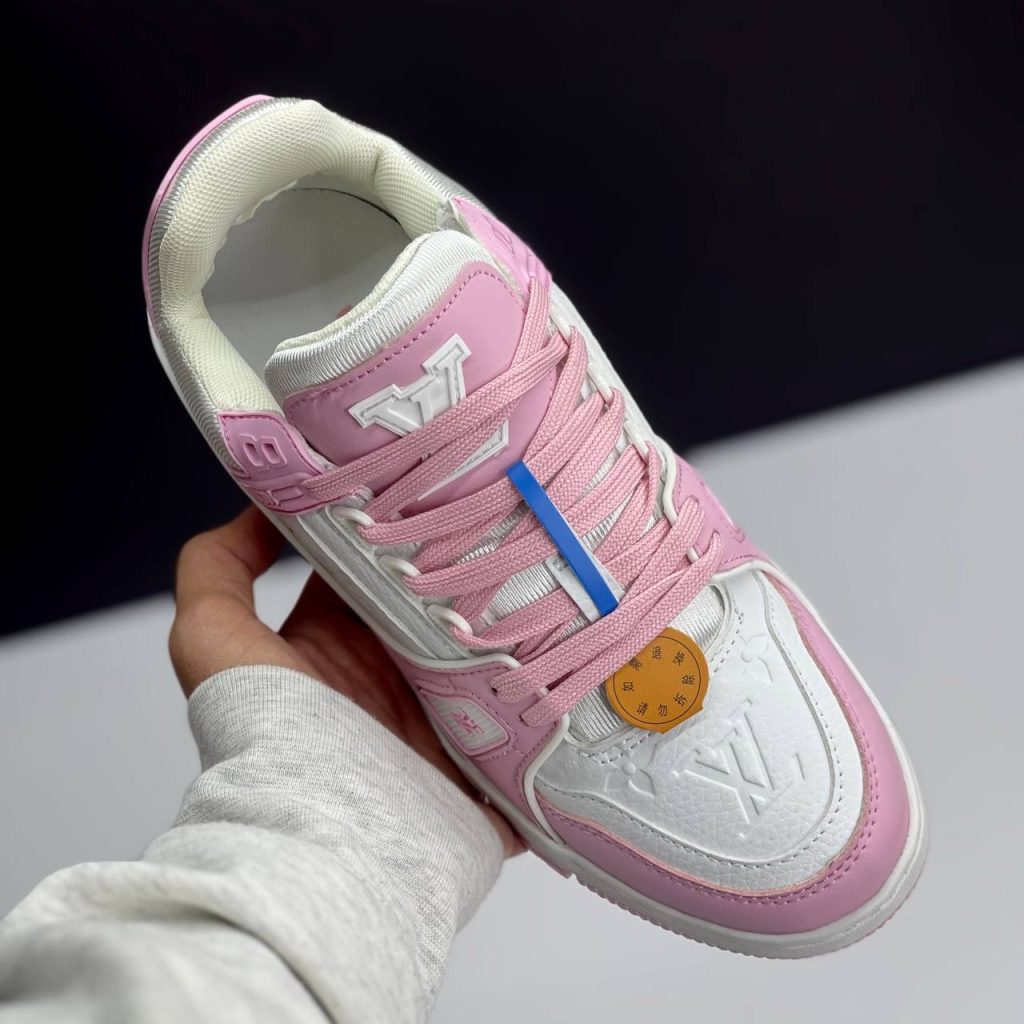 لویی ویتون ترینر سفید صورتی Louis Vuitton Trainer White Pink