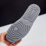 کفش نایک ایر جردن وان لو تراویس اسکات لویی ویتون کرم طوسی روشن | Nike Air Jordan 1 Low Travis Scott Louis Vuitton Light Grey