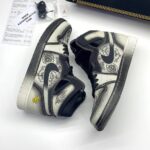 کفش نایک ایر جردن وان ساقدار فامیلیا Nike Air Jordan 1 High Familia