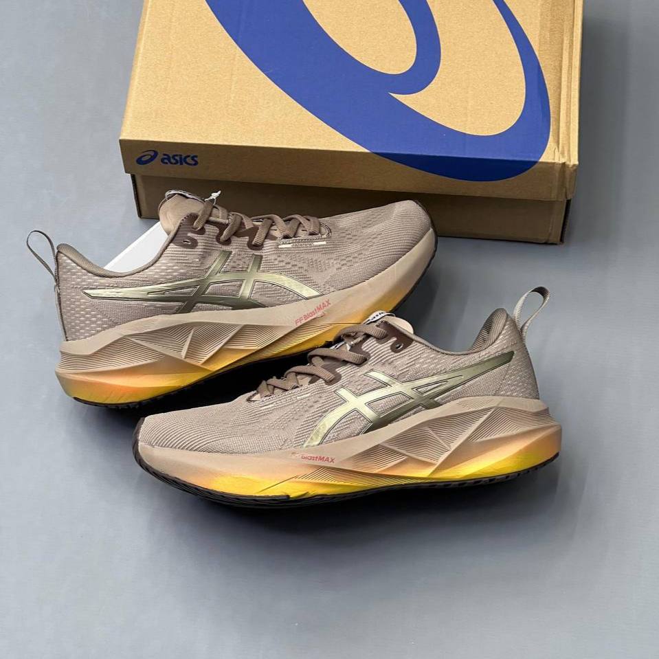 کفش اسیکس نووا بلاست ۵ کرم سبز Asics Novablast 5 Cream Green کفش اسیکس نووا بلاست ۵ قهوهای طلایی Asics Novablast 5 Brown Gold
