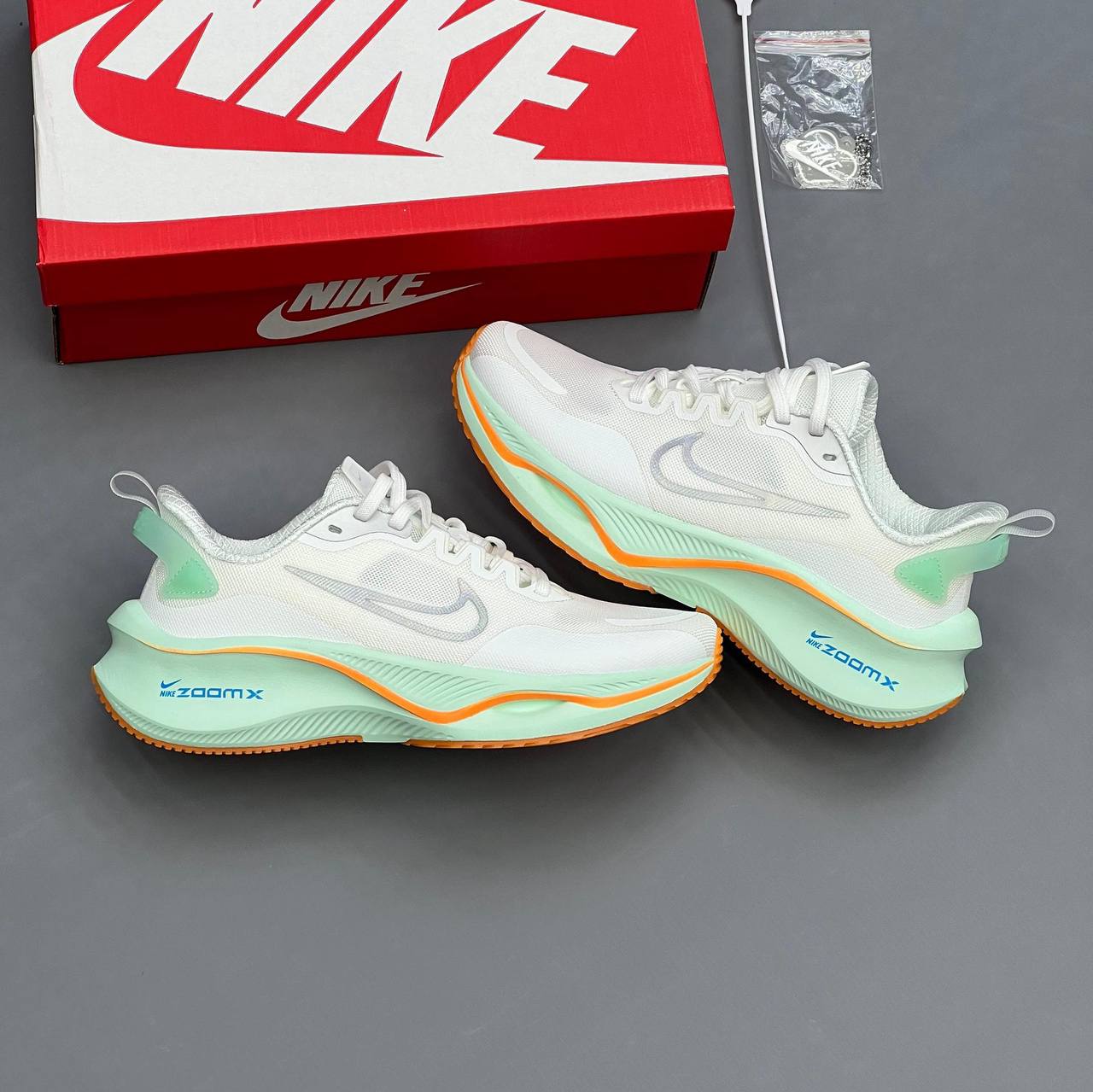 کفش نایک زوم ایکس قلبی سفید پستهای Nike ZoomX Heart White Pistachio کفش نایک زوم ایکس قلبی سفید پستهای Nike ZoomX Heart White Pistachio