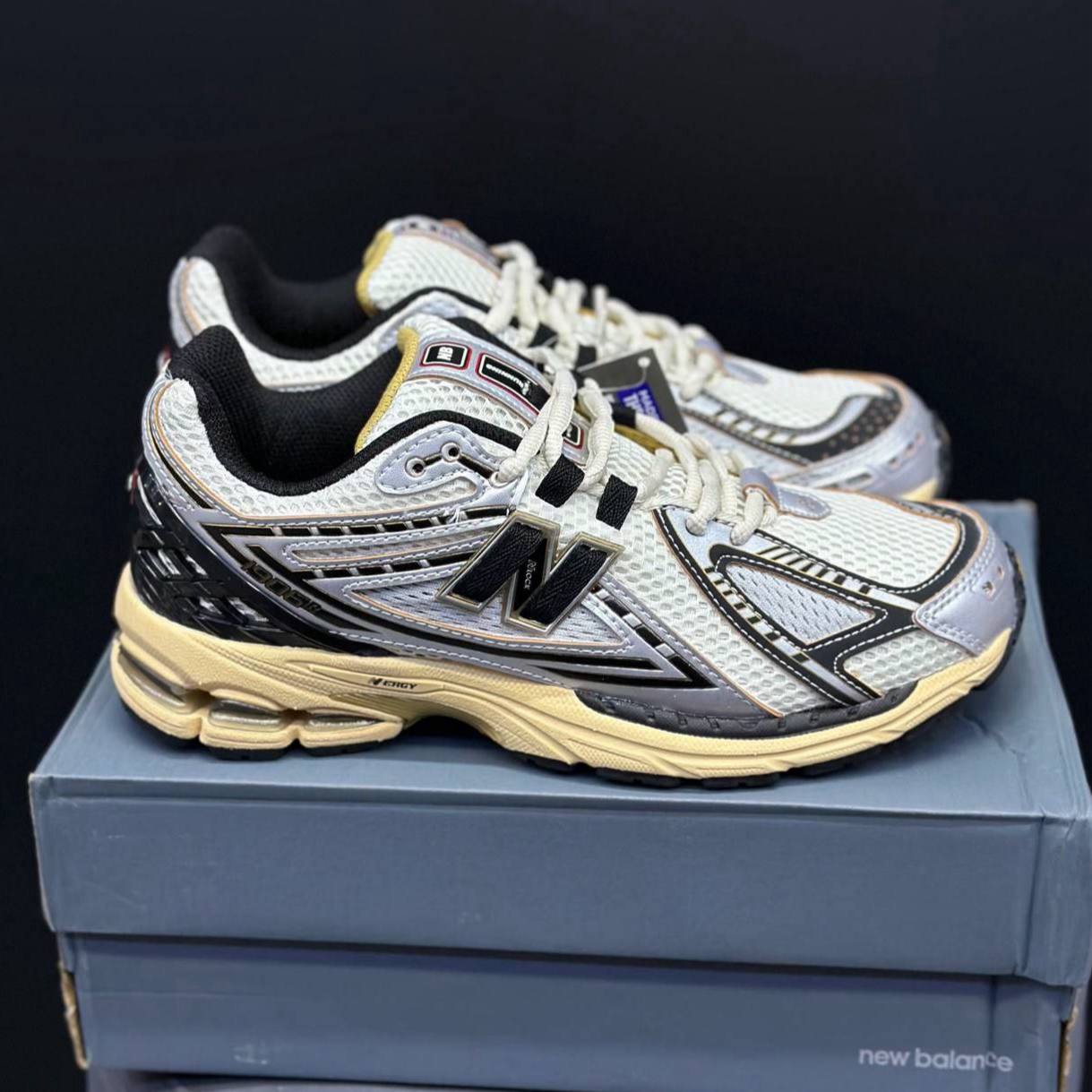 کفش نیوبالانس 1906 کرم مشکی New Balance 1906 Cream Black کفش نیوبالانس 1906 کرم مشکی New Balance 1906 Cream Black