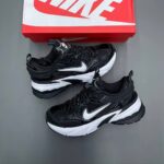 کفش نایک وومرو ۵ مشکی سفید | Nike Vomero 5 Black White
