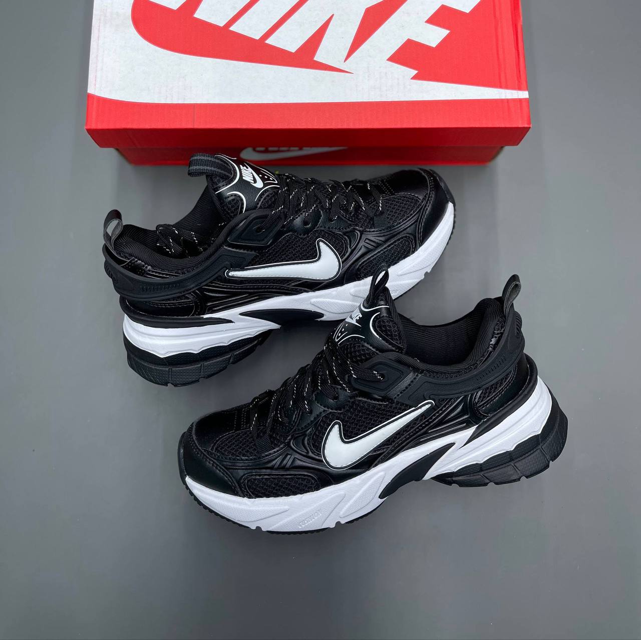 کفش نایک وومرو ۵ مشکی سفید | Nike Vomero 5 Black White کفش نایک وومرو ۵ مشکی سفید | Nike Vomero 5 Black White