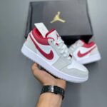 کفش نایک ایر جردن وان اس ای خاکستری قرمز Nike Air Jordan 1 SE GREY Red