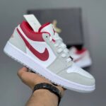 کفش نایک ایر جردن وان اس ای خاکستری قرمز Nike Air Jordan 1 SE GREY Red