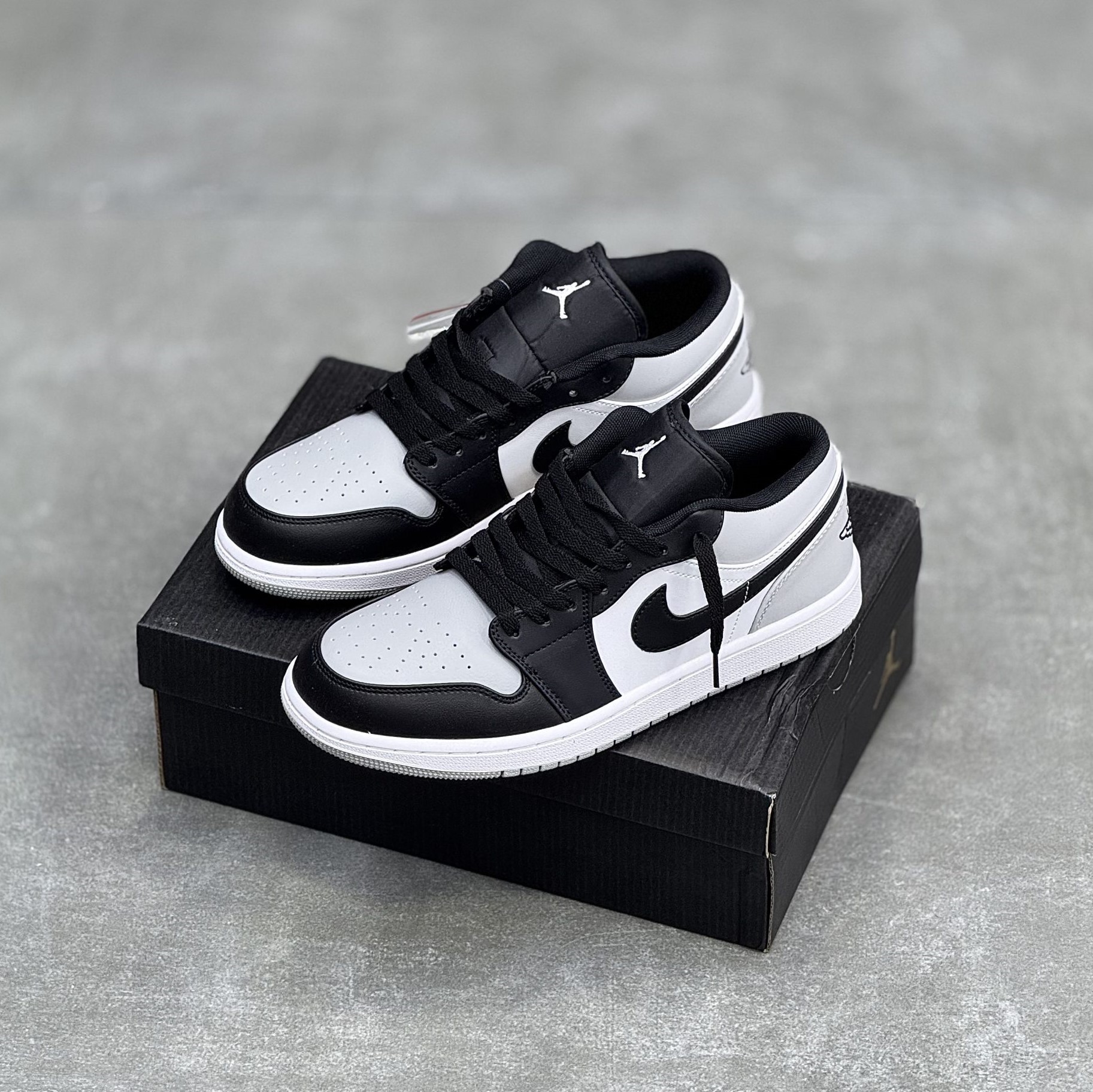 کفش نایک ایر جردن وان لو مشکی طوسی شادوو Nike Air Jordan 1 Low Shadow کفش نایک ایر جردن وان لو مشکی طوسی شادوو Nike Air Jordan 1 Low Shadow
