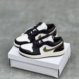 کفش نایک ایر جردن وان مشکی سفید لجنی Nike Air Jordan 1 Black White Olive