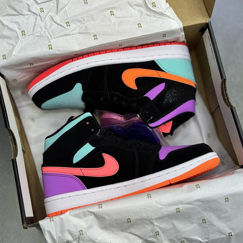 کفش نایک ایر جردن وان ساقدار لنگه به لنگه Nike Air Jordan 1 High Mismatch