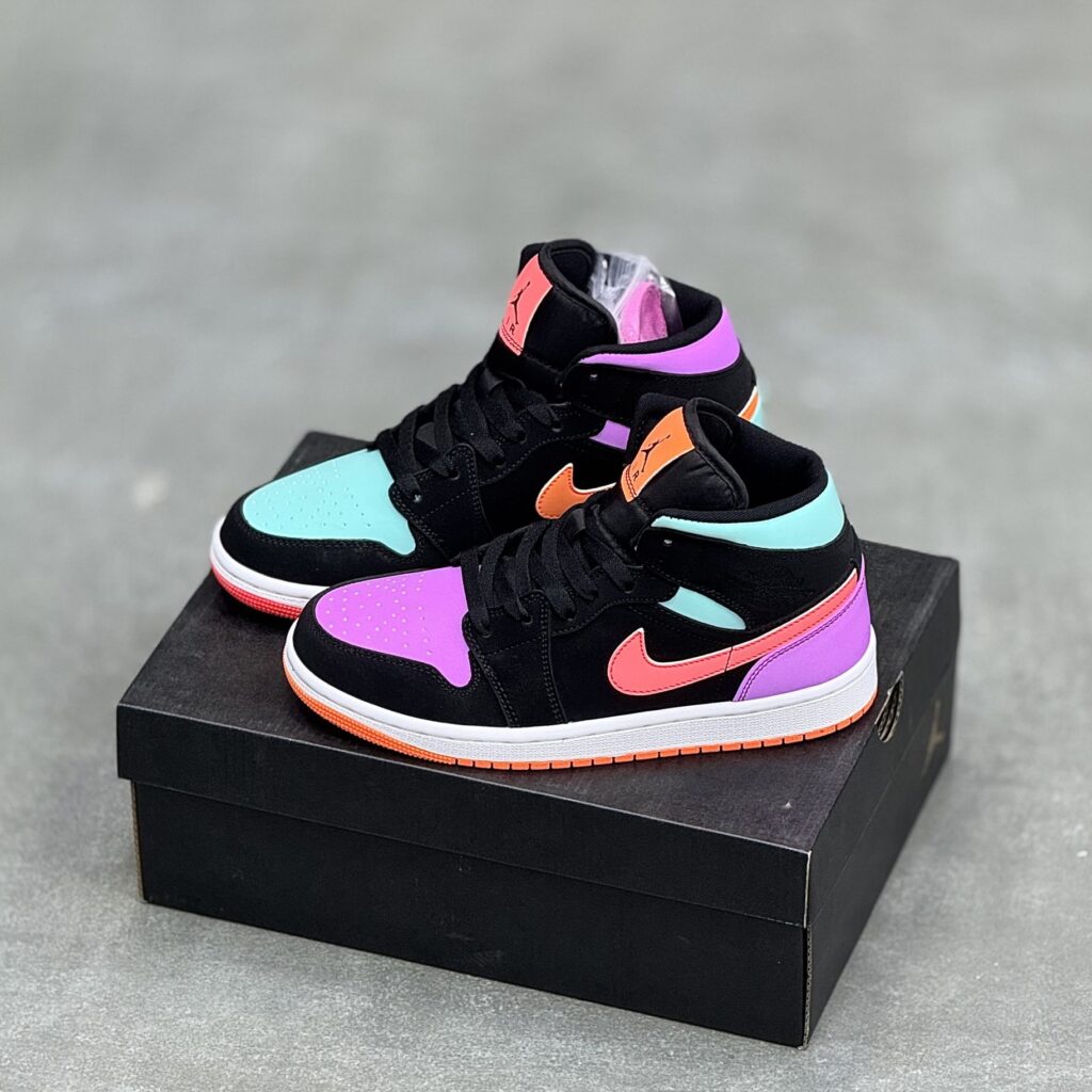 کفش نایک ایر جردن وان ساقدار لنگه به لنگه Nike Air Jordan 1 High Mismatch