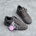 کفش نایک ایر جردن وان لو تراویس اسکات قهوه‌ای موکا Nike Air Jordan 1 Low Travis Scott Mocha