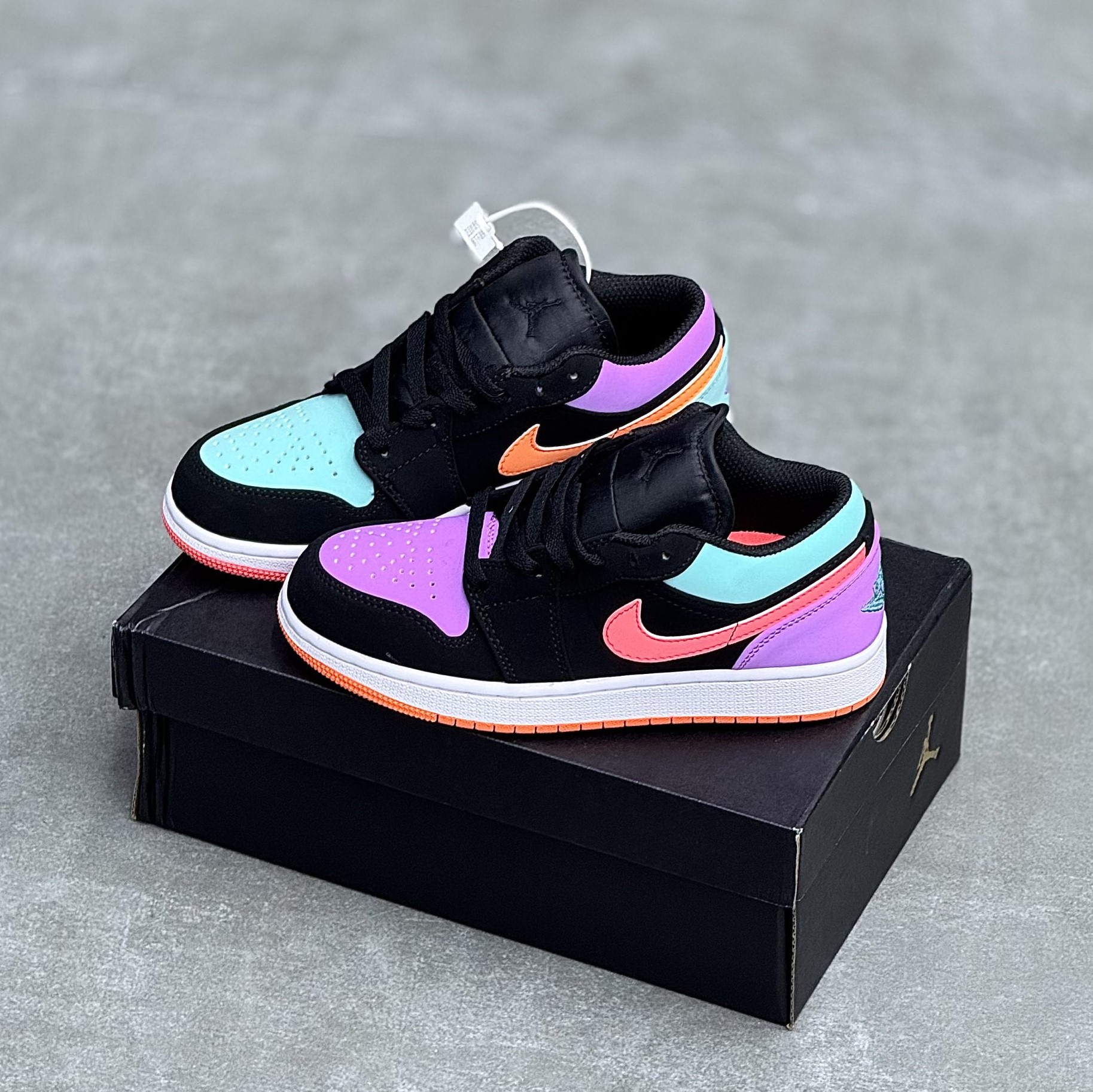 کفش نایک ایر جردن وان لو لنگه به لنگه Nike Air Jordan 1 Low Mismatch کفش نایک ایر جردن وان لو لنگه به لنگه Nike Air Jordan 1 Low Mismatch