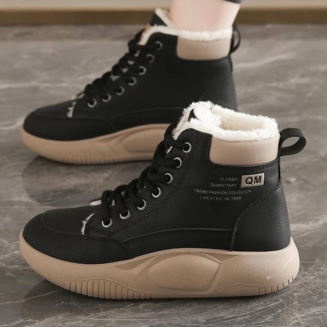 نیم بوت خزدار ضد آب مشکی کرم Waterproof Fur Lined Black Beige Boots نیم بوت خزدار ضد آب مشکی کرم Waterproof Fur Lined Black Beige Boots