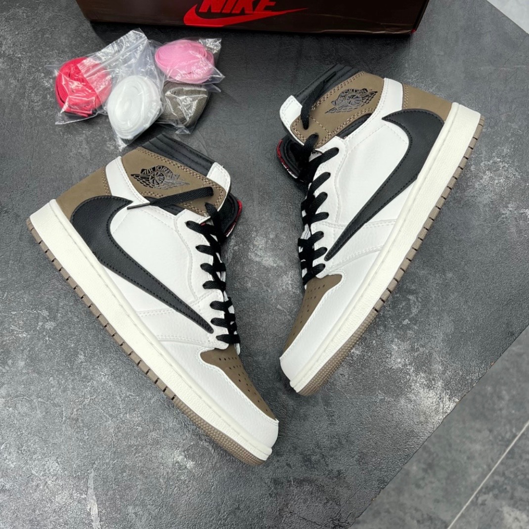کفش نایک ایر جردن وان ساقدار تراویس اسکات ریورس موکا Nike Air Jordan 1 High Travis Scott Reverse Mocha کفش نایک ایر جردن وان ساقدار تراویس اسکات ریورس موکا Nike Air Jordan 1 High Travis Scott Reverse Mocha