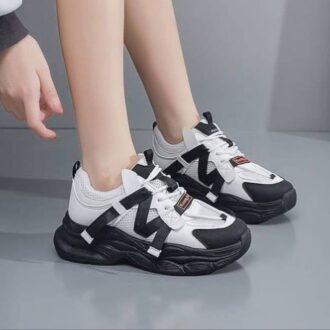 کتونی اسپرت لژدار طبی زنانه مافیایی مشکی سفید Women's Mafia Style Black White