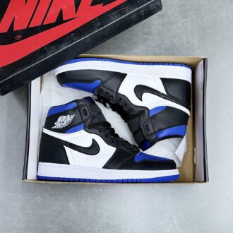 کفش نایک ایر جردن وان ساقدار رویال توی Nike Air Jordan 1 High Royal Toy