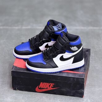 کفش نایک ایر جردن وان ساقدار رویال توی Nike Air Jordan 1 High Royal Toy